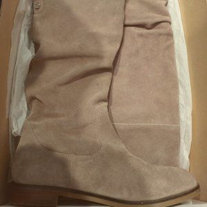 Women's suede boots
